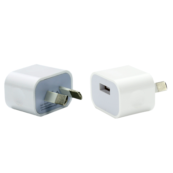 Picture of DYNAMIX 5V 2.4A Small Form Single Port USB Wall Charger for Phone  & Tablet